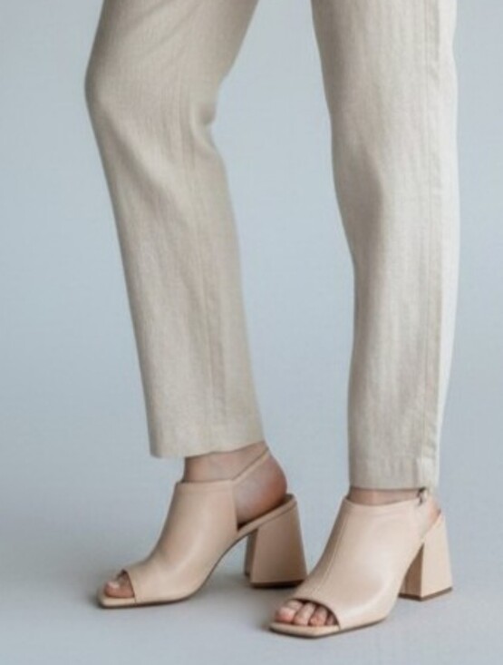 Vince Camuto Shoes - Vince Camuto Avangila Leather Slingback Heels | Cream Block Heel Sandals | 8.5